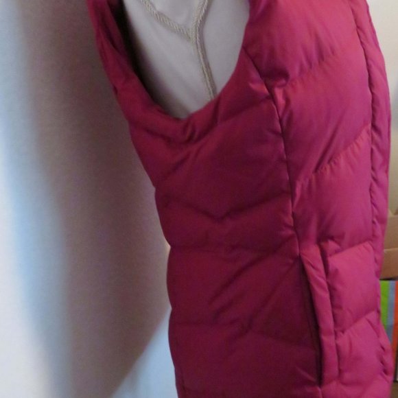 🎉⭐️🎉HP🎉⭐️🎉 Eileen Fisher, Down Puffer Vest-High Collar - S/P, Cranberry, EUC - Picture 6 of 15